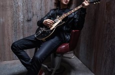 Francesco Yates : « reguitariser » la pop actuelle