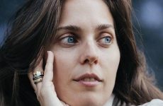 Meg Remy de U.S. Girls nous parle de son premier livre, « Begin by Telling »