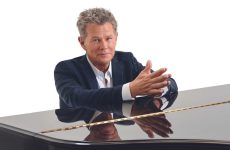 David Foster sera intronisé au Panthéon des auteurs-compositeurs canadiens