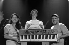 Prix de la chanson SOCAN : Thierry Larose reçoit son clavier Yamaha et sa carte-cadeau de Long & McQuade